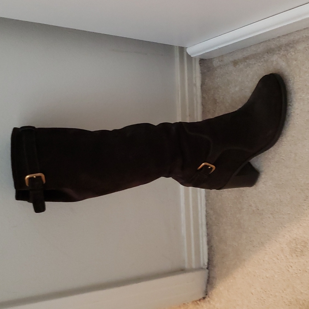 Shoes - Picture 2 of 5